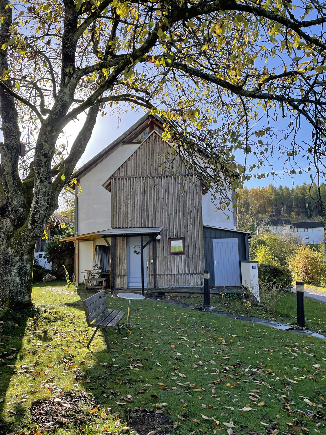 Ferienhaus Brunken, Blick vom Garten auf das Ferienhaus